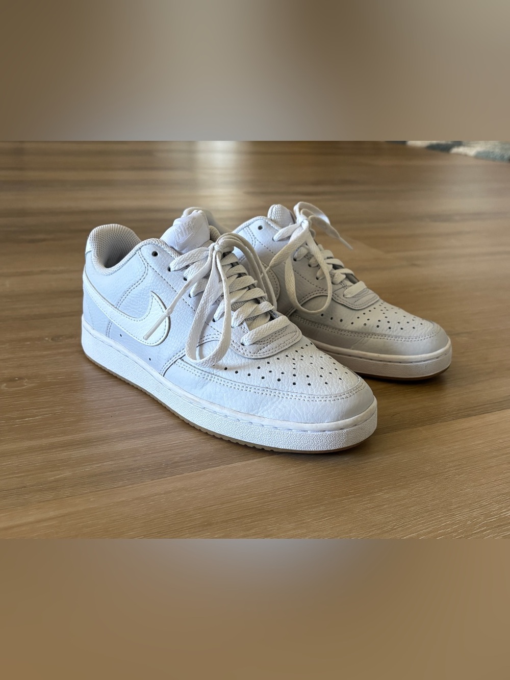 Nike Women’s Light Grey Low-Top Sneakers